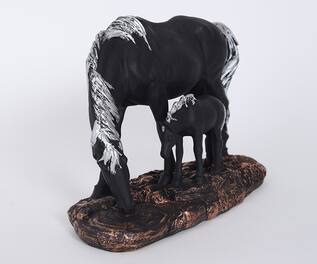 Assemblage Mother Horse & Foal Showpiece