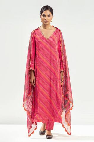 silk suit neck design