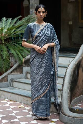 Deepthee Embroidered Border Saree With Blouse