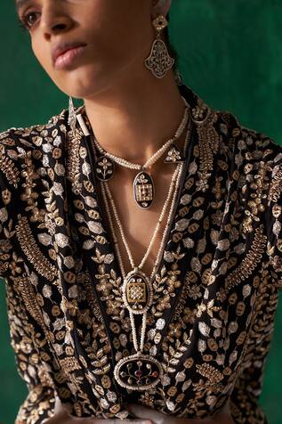 Sangeeta Boochra X Payal Singhal Nusrat Pendant Necklace With Pearl Chain