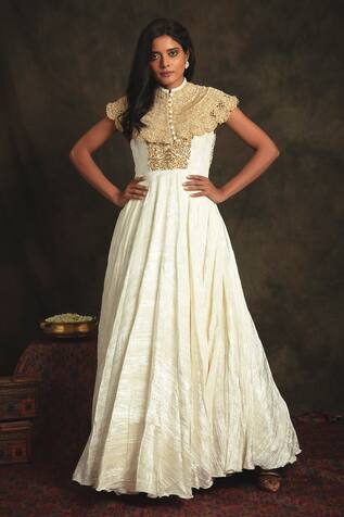 Nikita Vishakha Tareefa Velvet Gown With Cape