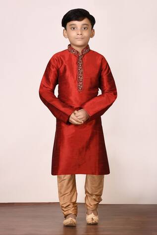 Arihant Rai Sinha Mandarin Collar Kurta Set