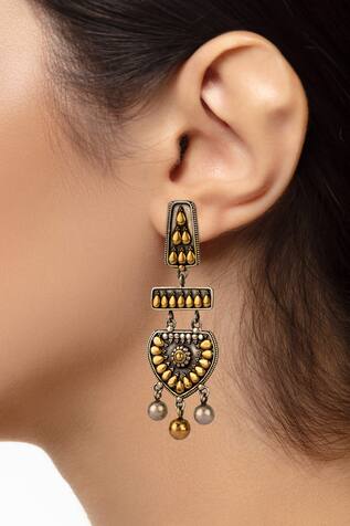 Neeta Boochra Handcrafted Dangler Earrings