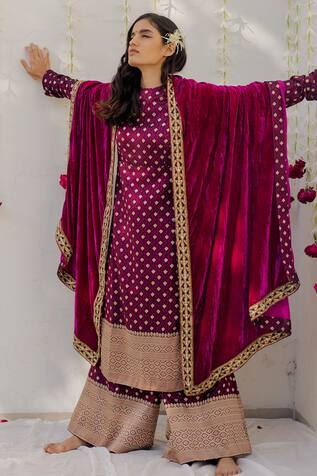 Mimamsaa Velvet Embroidered Dupatta