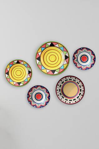 The Quirk India Triangle Art Decorative Wall Plates (Set of 5)