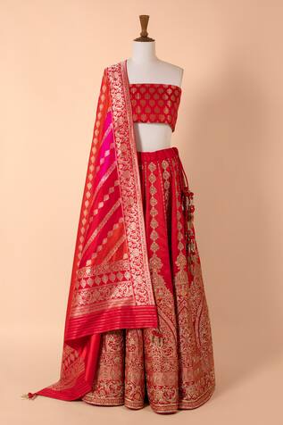 Ekaya Handwoven Lehenga With Unstitched Blouse Fabric