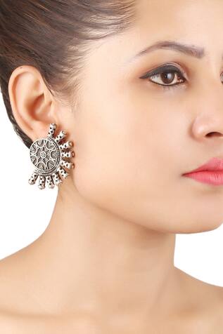 Sangeeta Boochra Carved Ear Studs