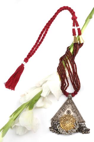 Sangeeta Boochra Handcrafted Pendant Necklace