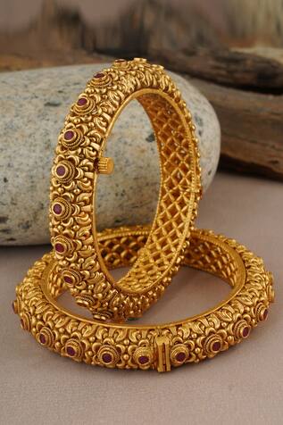 Smars Jewelry Carved Floral Bangles (Set of 2)
