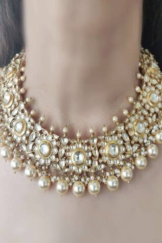 Ratan Jewellers Floral Stone Studded Necklace