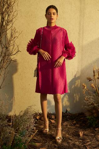 Tasuvure Patricia Flower Up Sleeve Dress