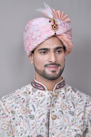 Samyukta Singhania Floral Embroidered Safa