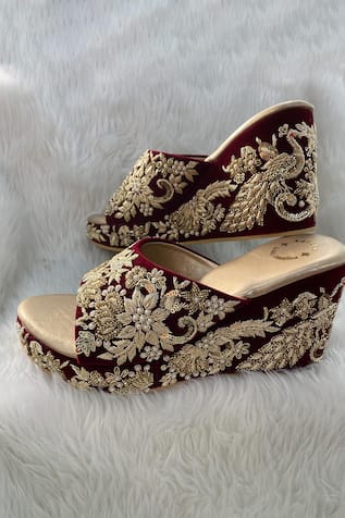 Begum's Vogue - Pakistani bridal footwear Available on... | Facebook