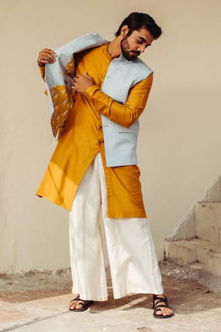 Ankita Shahabadi Blue Linear Embroidered Bundi & Kurta Set 