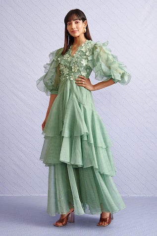 Elegant, feminine and eye-catching 🤍 Product name: dress Stock code: aza-3273  Product price: USD: 150 $ RUS: 14000 ₽ TR: 4500 ₺ AZE:… | Instagram