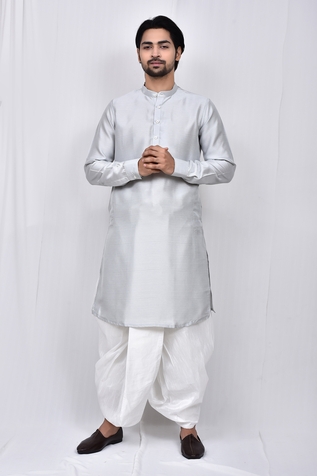 Nazaakat by Samara Singh Solid Kurta With Dhoti Pant