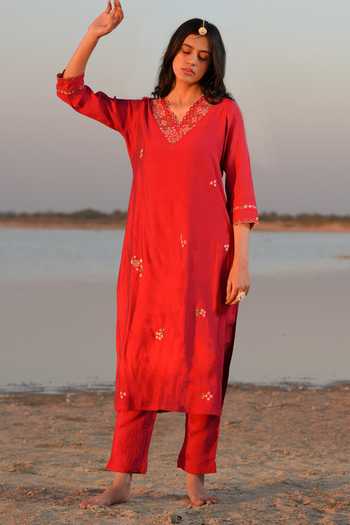 Tatwa Hand Embroidered V Neck Kurta & Pant Set 