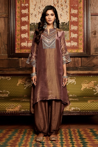 Matsya Yoke Embroidered Kurta & Pant Set