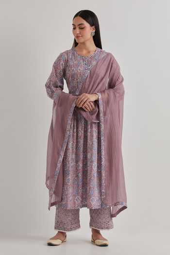 Priya Chaudhary Floral Printed Kurta Set With Dupatta 