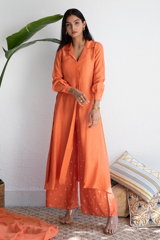 Kapraaaha Front Slit Kurta With Embroidered Pant
