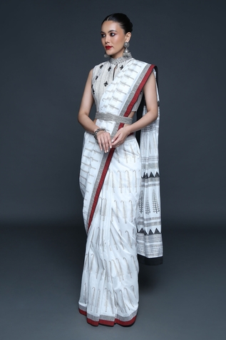 Sanjev Marwaaha Signature Paisley Block Print Saree With Bouse
