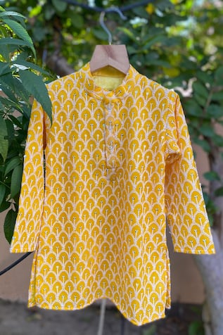 Embroidered Kurta & Pant Set 