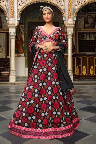 Neha Khullar Black Geometric Print Lehenga Set 