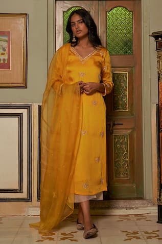 Zoon Bright Crystal Embroidered Kurta Pant Set 