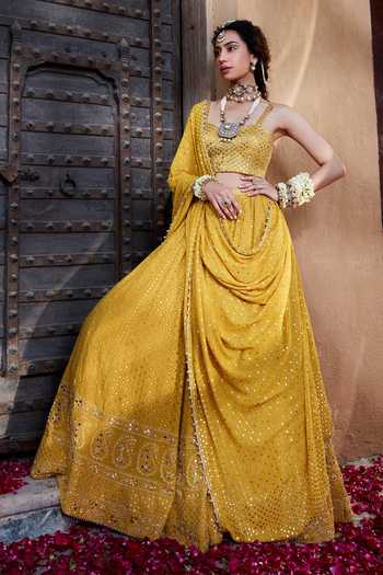 Kritika Dawar Paisley Embroidered Bridal Lehenga Set 