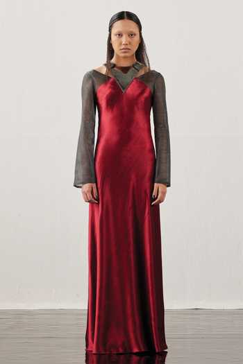 Akhl Triangular Yoke Gown 