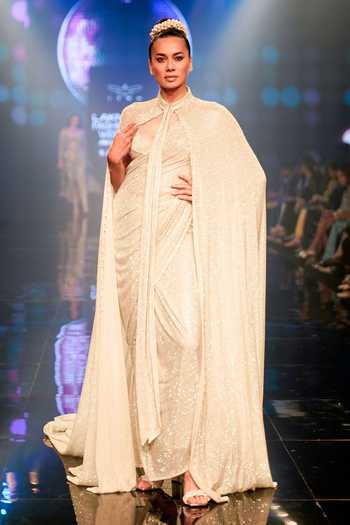 Itrh Sheer Luxury Pre-Draped Saree Set With Cape 