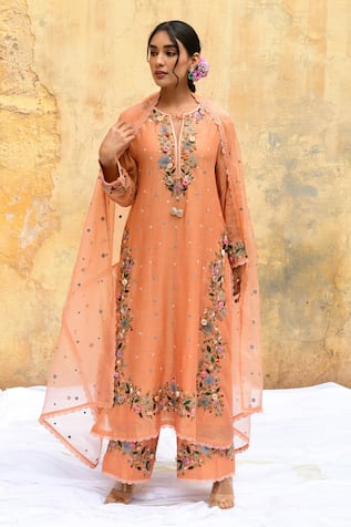 Label Niti Bothra Floral Bloom Embroidered Kurta Set 