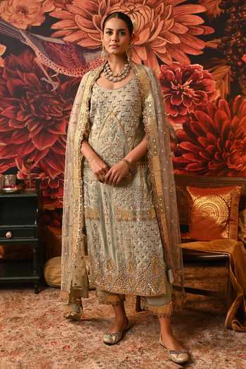 Moledro Hania Nakshi Embroidered Kurta Set 