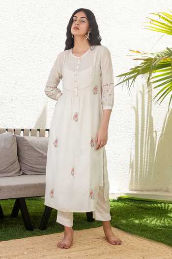 Tatwa Yoke Embroidered Kurta & Pant Set 