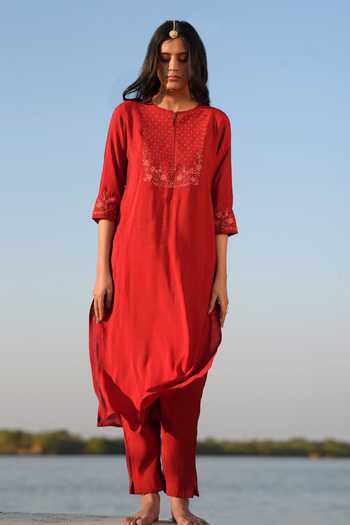 Tatwa Hand Embroidered Notched Kurta & Pant Set 