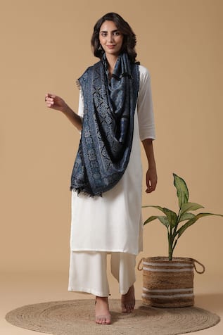Floral Patterned Fringed Shawl 