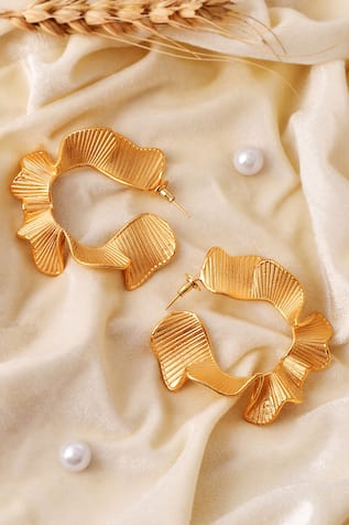 Wave Shaped Hoops 