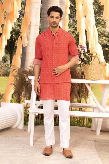Chhavvi Aggarwal Floral Butti Printed Bundi Kurta Set 