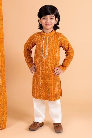 Chotibuti Bandhani Print Kurta And Pant Set 
