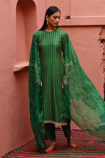 Deep Thee Stripe Pattern Kurta Set 