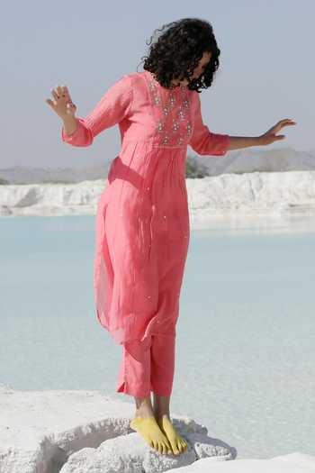 Tatwa Handloom Chanderi Resham Embroidered Kurta & Pant Set 