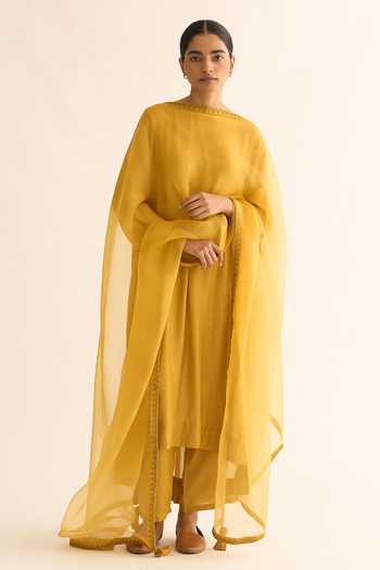 Dot Avani Back Gathered Kurta Set 