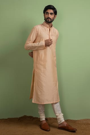 Ankita Shahabadi Pirwai Embroidered Kurta 