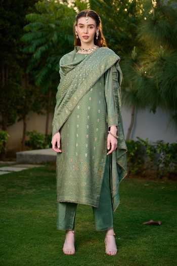 Safaa Ameera Floral Stripe Pattern Woven Kurta Set 