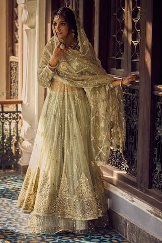 Vaishnavi's Sangeet Look ! 🔥 #sangeetlook #bridalmakeup #bridallook  #sangeetglam #bridallehenga #messypony #muahyderabad… | Instagram