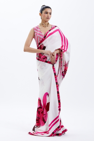 Sitaraa Gulfam Printed Saree With Blouse