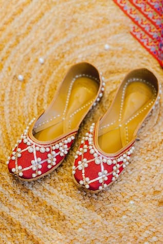 Pearl Embroidered Juttis 
