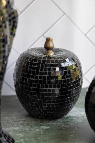 Apple Motley Table Decor 