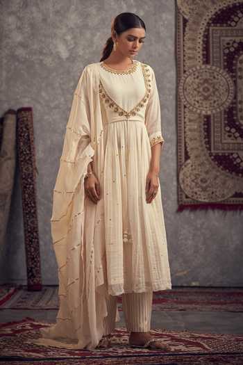 Hirika & Dhruti Floral Hand Embroidered Anarkali Set 