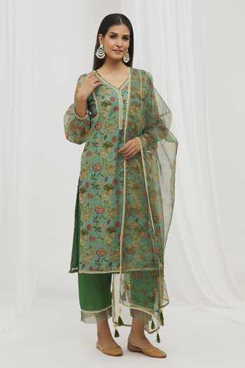 Yuvraani Jaipur Straight Floral Pattern Kurta Set 